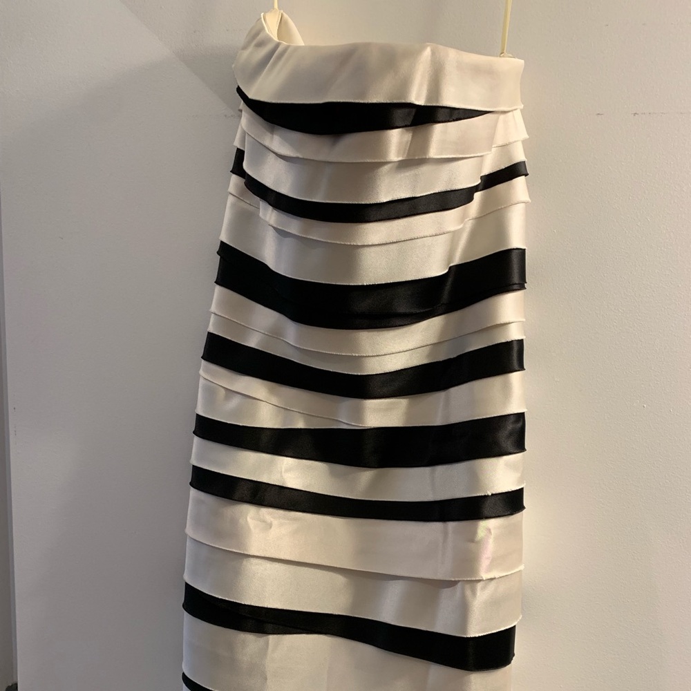 BCBG MAXAZRIA Strapless Dress